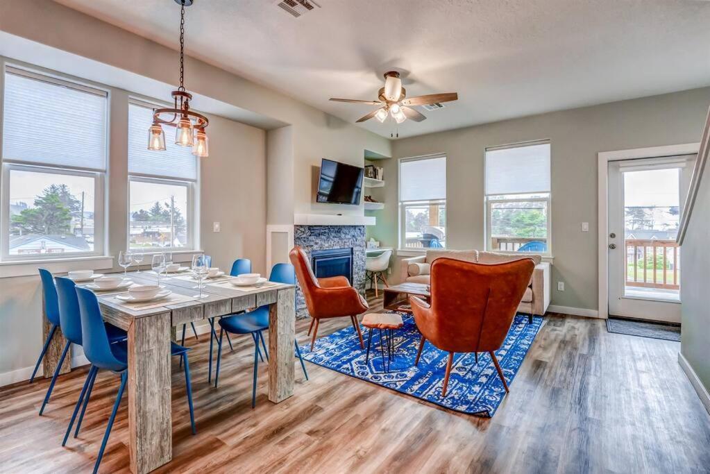 New Tri-Level Home With Ocean View And 3 En-Suite Bedrooms! 덴포 베이 외부 사진